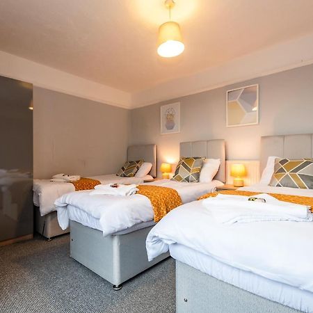 Best Price! Perfect Gunwharf Accommodation - 5 Single Beds Or Kingsize Free Parking Портсмът Екстериор снимка