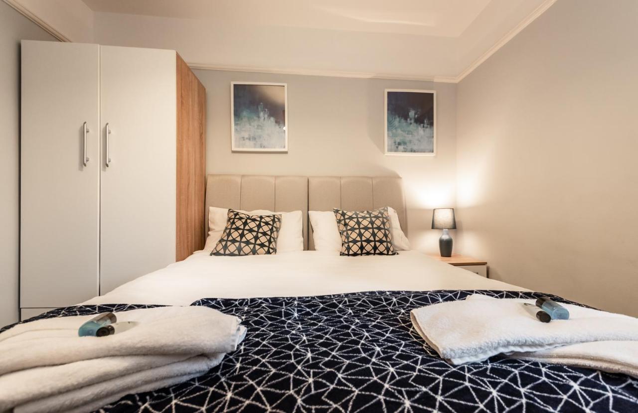 Best Price! Perfect Gunwharf Accommodation - 5 Single Beds Or Kingsize Free Parking Портсмът Екстериор снимка