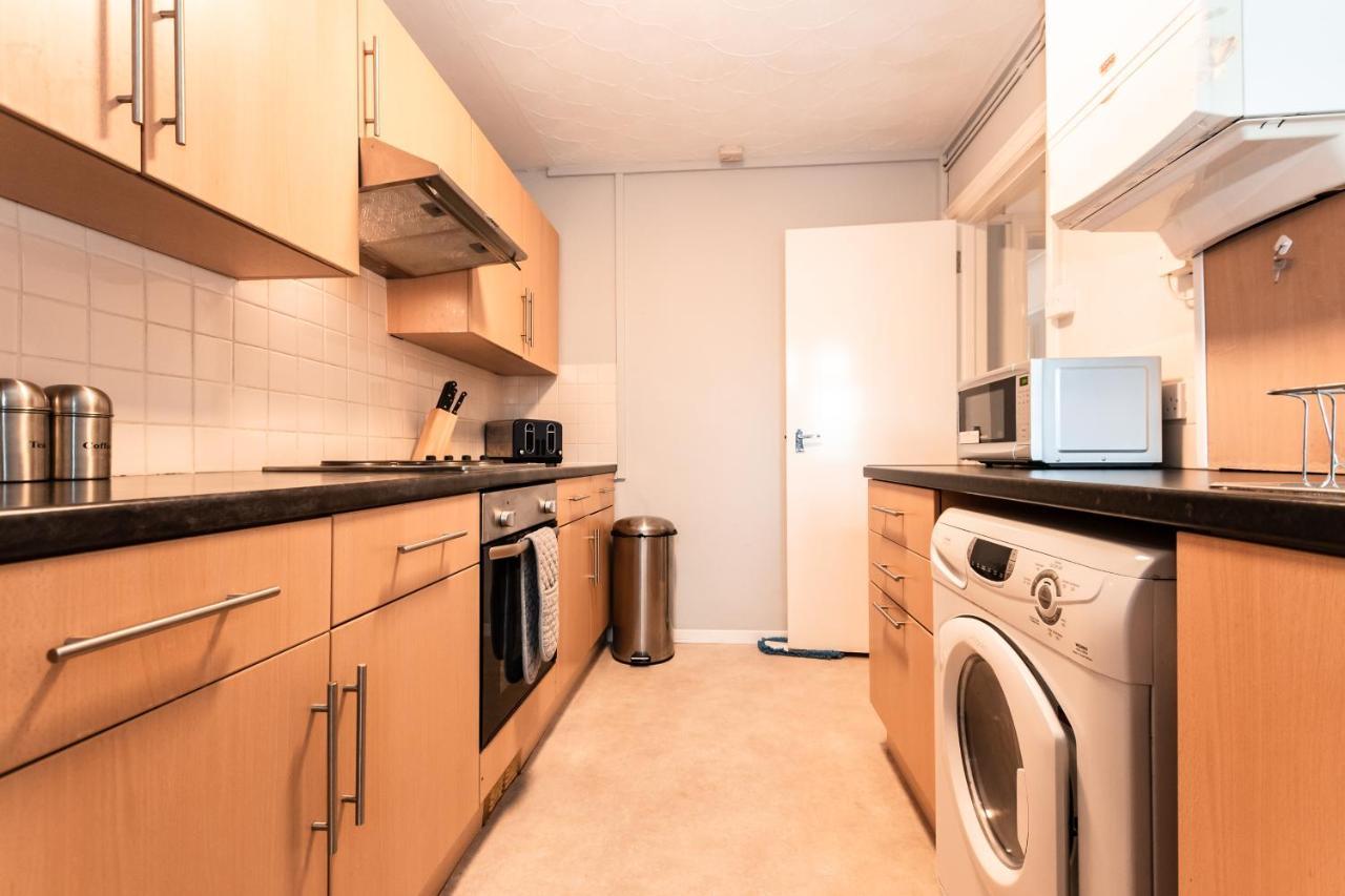Best Price! Perfect Gunwharf Accommodation - 5 Single Beds Or Kingsize Free Parking Портсмът Екстериор снимка