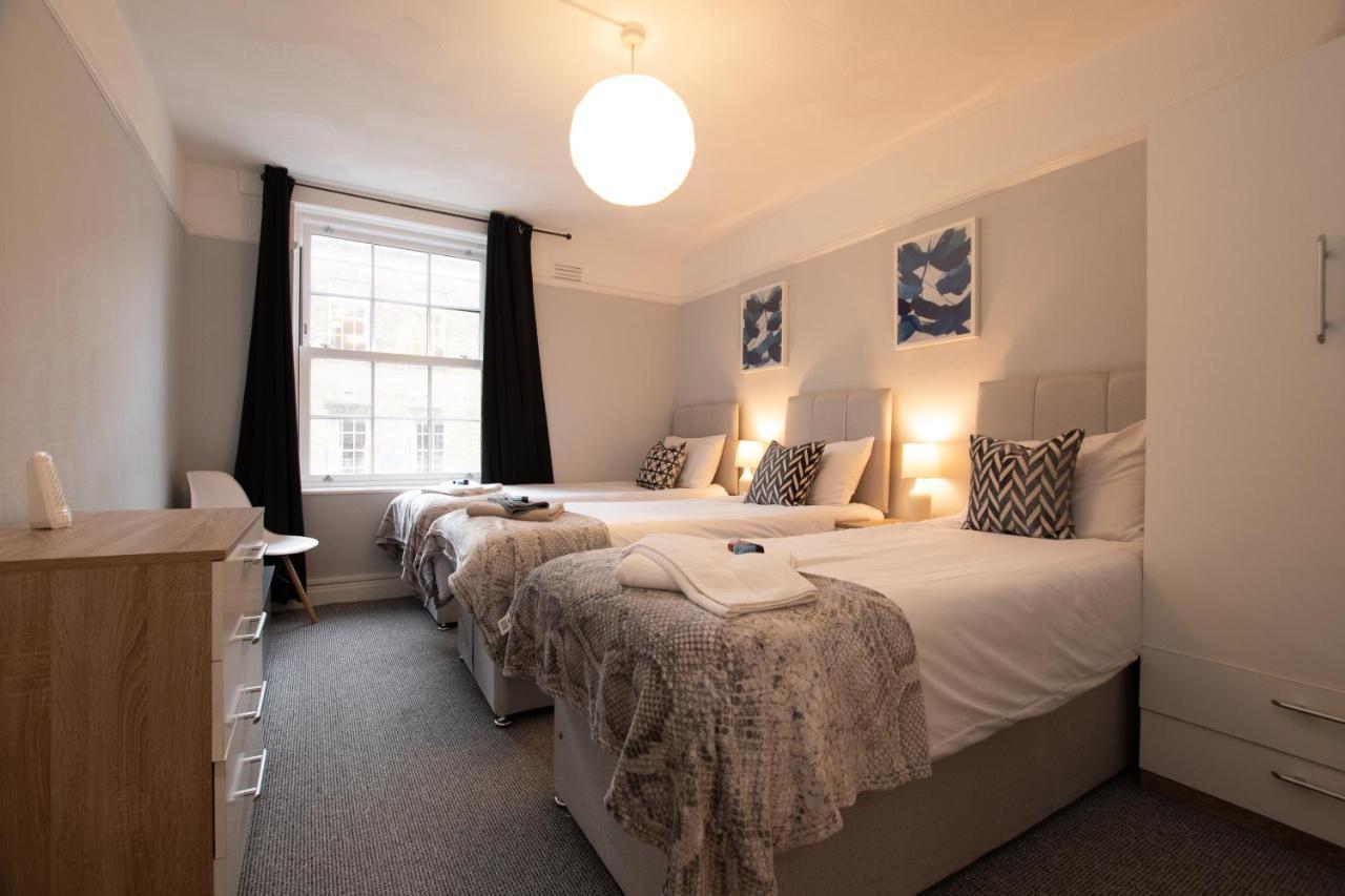 Best Price! Perfect Gunwharf Accommodation - 5 Single Beds Or Kingsize Free Parking Портсмът Екстериор снимка