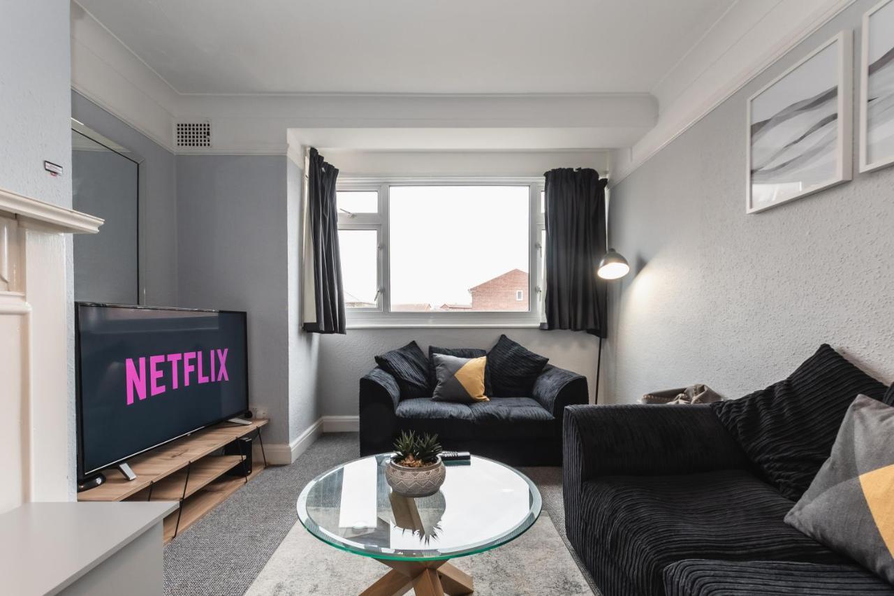 Best Price! Perfect Gunwharf Accommodation - 5 Single Beds Or Kingsize Free Parking Портсмът Екстериор снимка