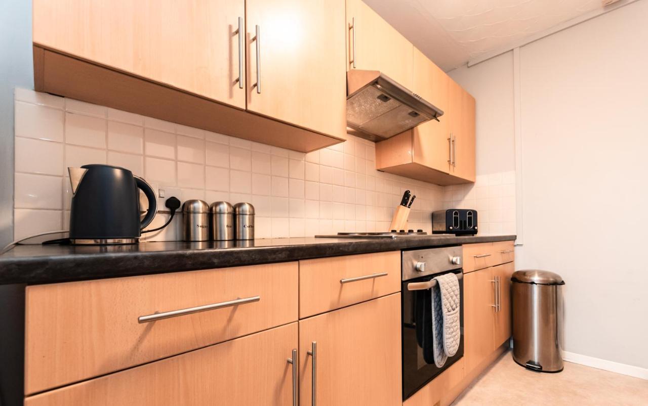 Best Price! Perfect Gunwharf Accommodation - 5 Single Beds Or Kingsize Free Parking Портсмът Екстериор снимка