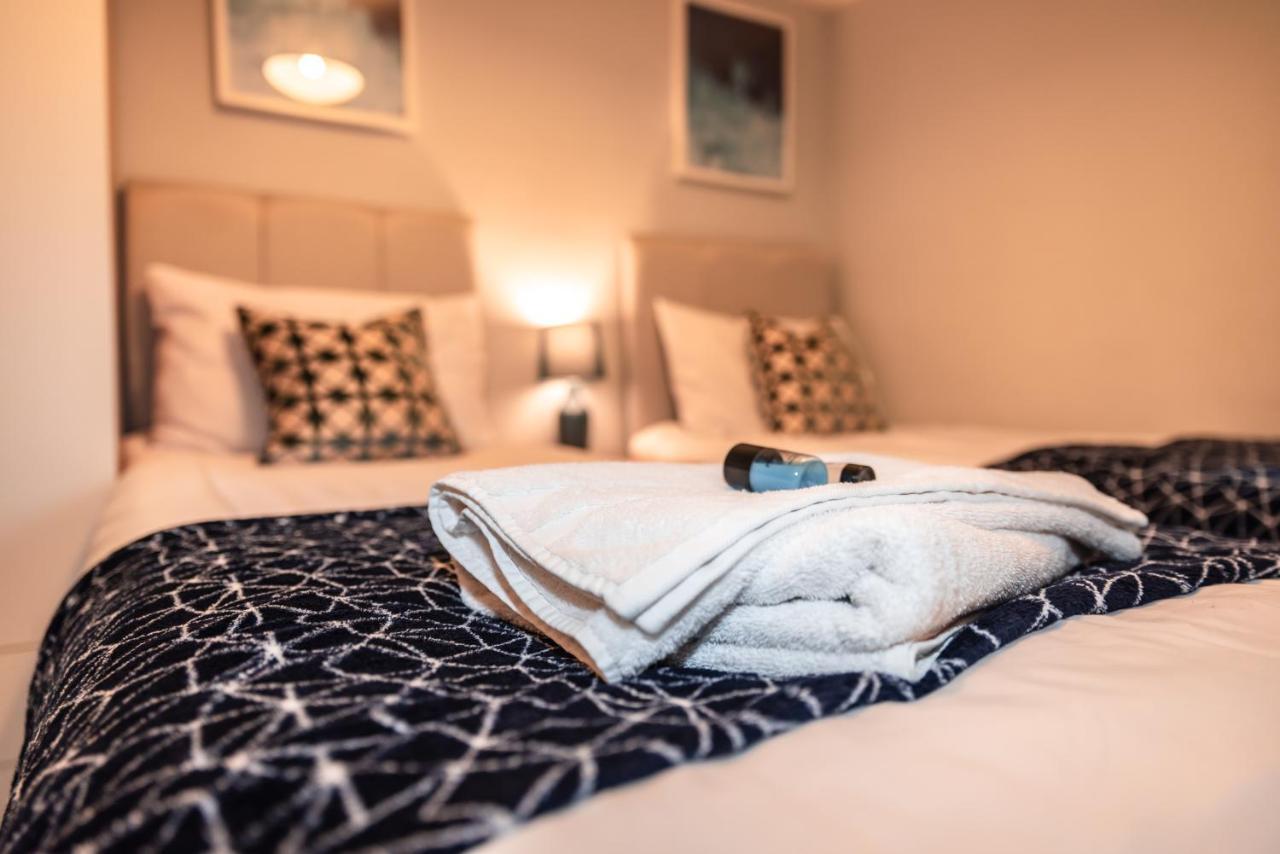 Best Price! Perfect Gunwharf Accommodation - 5 Single Beds Or Kingsize Free Parking Портсмът Екстериор снимка