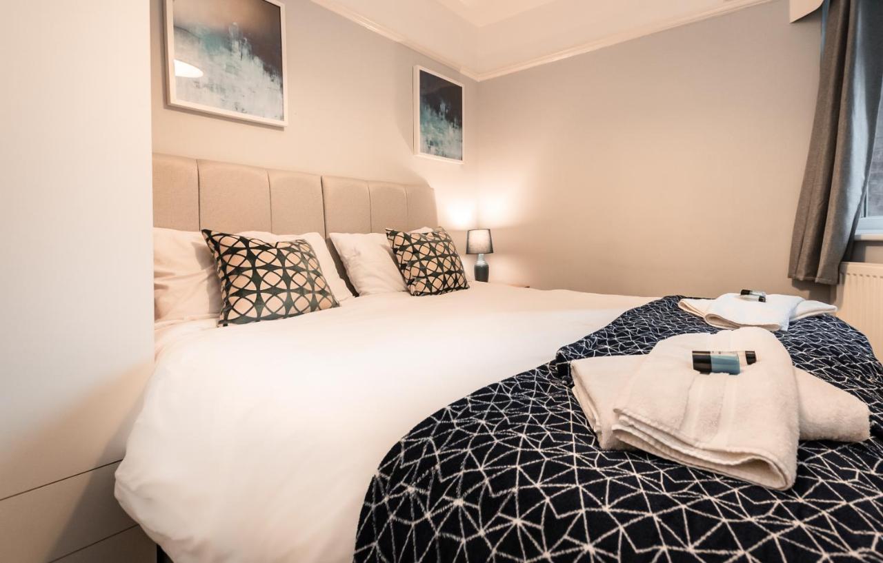 Best Price! Perfect Gunwharf Accommodation - 5 Single Beds Or Kingsize Free Parking Портсмът Екстериор снимка
