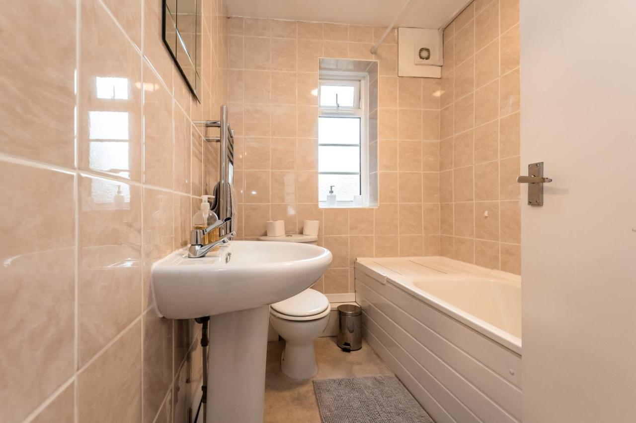 Best Price! Perfect Gunwharf Accommodation - 5 Single Beds Or Kingsize Free Parking Портсмът Екстериор снимка