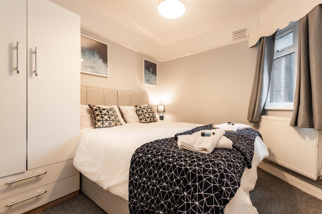 Best Price! Perfect Gunwharf Accommodation - 5 Single Beds Or Kingsize Free Parking Портсмът Екстериор снимка